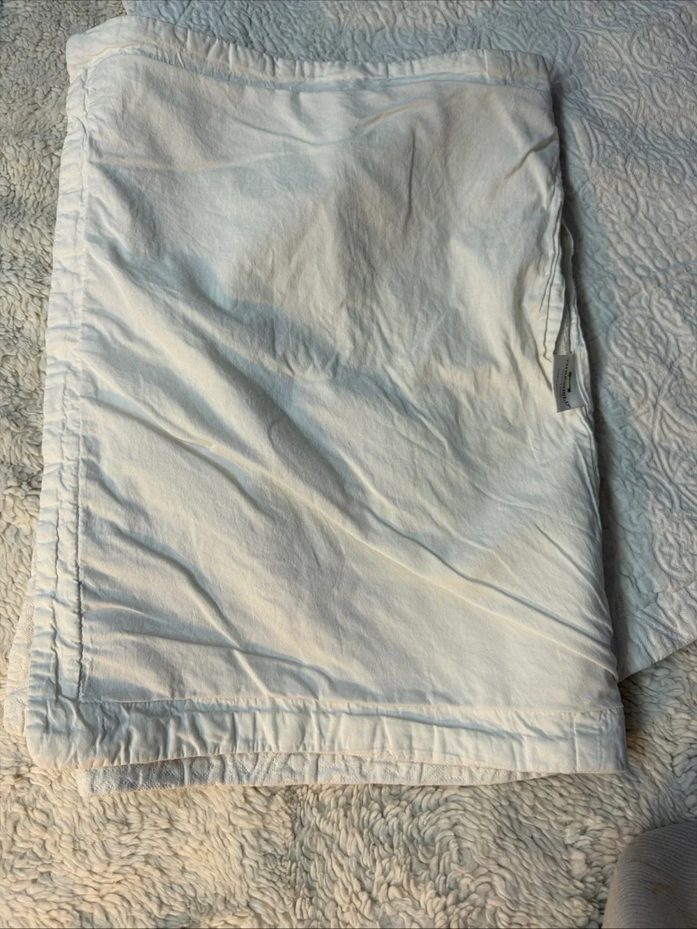 Threshold pillowcases Elegant White Quilted Floral Medallion Stitching king 2